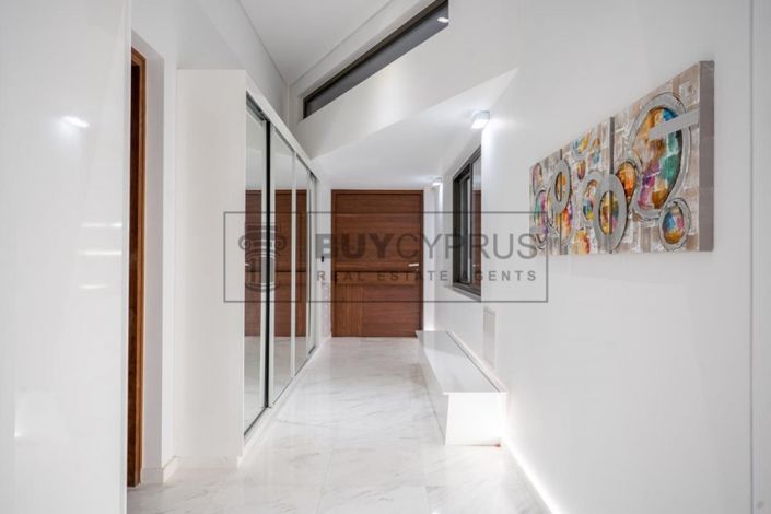 Image No.56-5 Bed Villa for sale