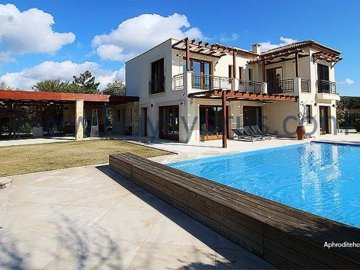 DETACHED 6 BEDROOM LUXURY VILLA IN APHRODITE HILLS