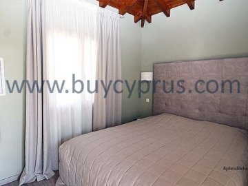 DETACHED 6 BEDROOM LUXURY VILLA IN APHRODITE HILLS