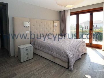 DETACHED 6 BEDROOM LUXURY VILLA IN APHRODITE HILLS