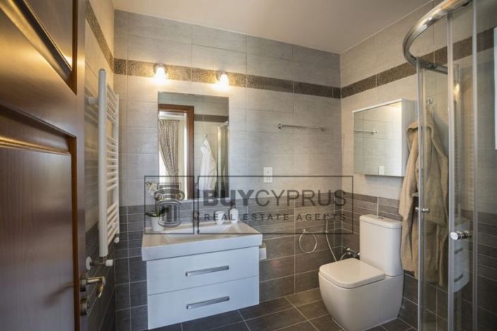 Image No.36-5 Bed Villa for sale