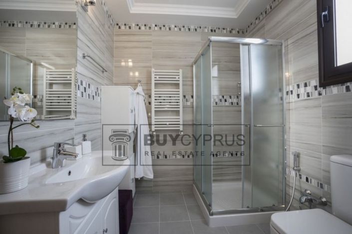 Image No.39-5 Bed Villa for sale