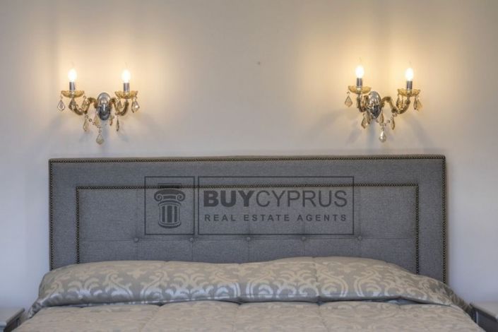 Image No.42-5 Bed Villa for sale