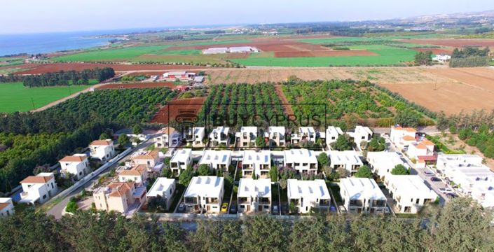 Image No.8-3 Bed Property for sale