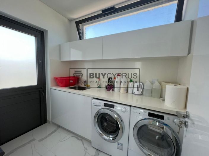 Image No.17-3 Bed Villa for sale