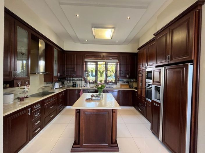 Image No.10-Villa de 7 chambres à vendre à Emba