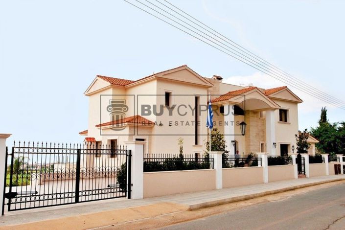 Image No.2-Villa de 7 chambres à vendre à Emba