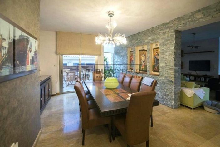 Image No.10-Villa de 5 chambres à vendre à Agios Athanasios