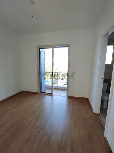 Image No.9-2 Bed Townhouse for sale