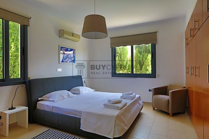 Image No.41-Commercial de 29 chambres à vendre à Kissonerga