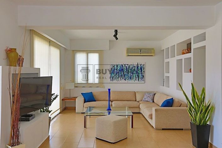 Image No.43-Commercial de 29 chambres à vendre à Kissonerga