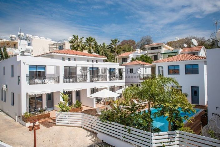 Image No.5-Commercial de 29 chambres à vendre à Kissonerga