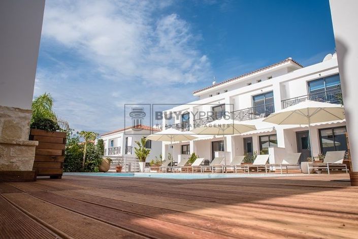 Image No.50-Commercial de 29 chambres à vendre à Kissonerga