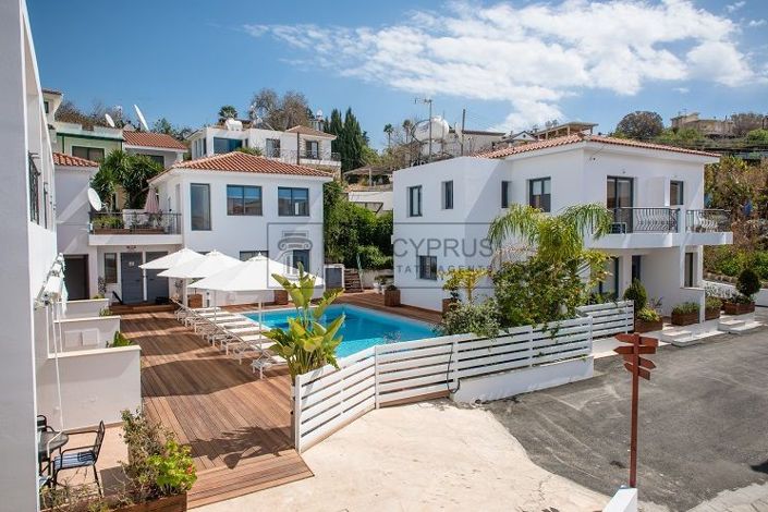 Image No.53-Commercial de 29 chambres à vendre à Kissonerga