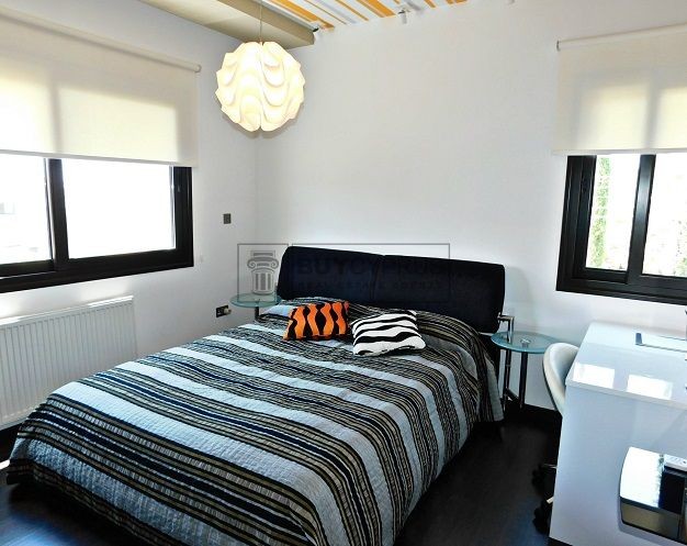 Image No.10-3 Bed Villa for sale