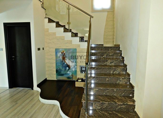 Image No.17-3 Bed Villa for sale