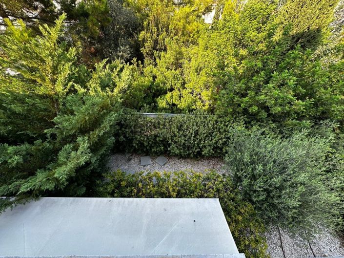 Image No.21-3 Bed Townhouse for sale