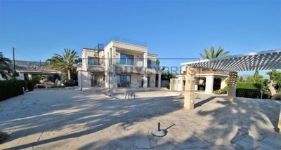 Detached Villa For Sale  in  Sea Caves