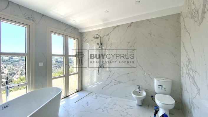 Image No.14-3 Bed Property for sale