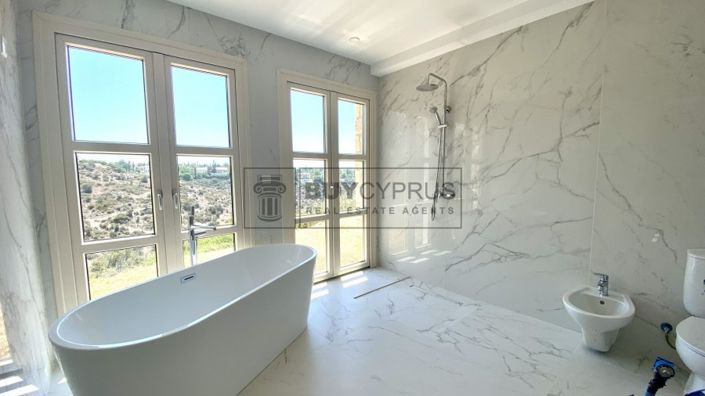 Image No.15-3 Bed Property for sale