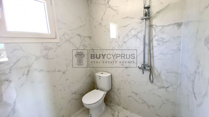 Image No.18-3 Bed Property for sale