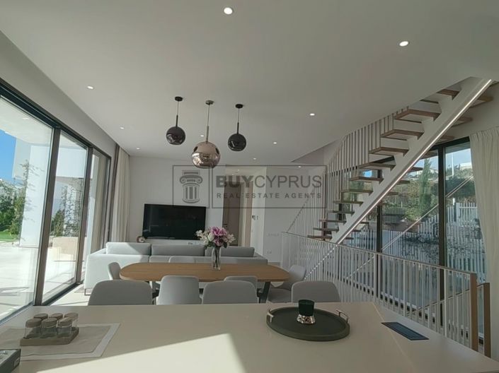 Image No.10-5 Bed Villa for sale