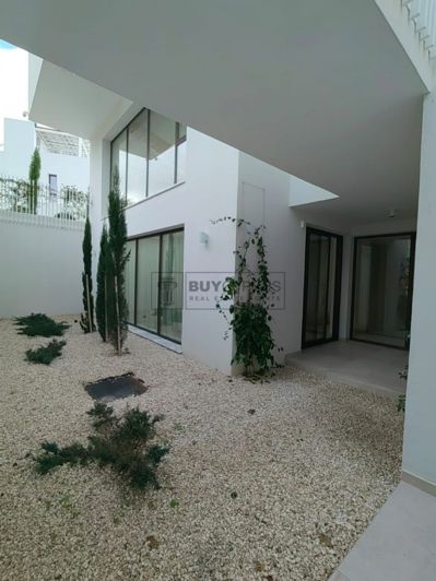 Image No.17-5 Bed Villa for sale