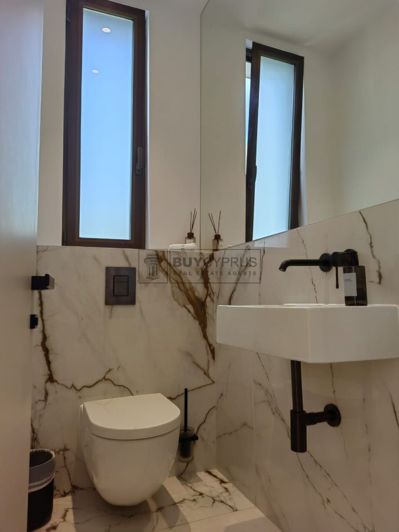 Image No.49-5 Bed Villa for sale