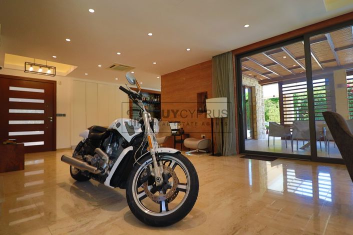 Image No.9-4 Bed Villa for sale