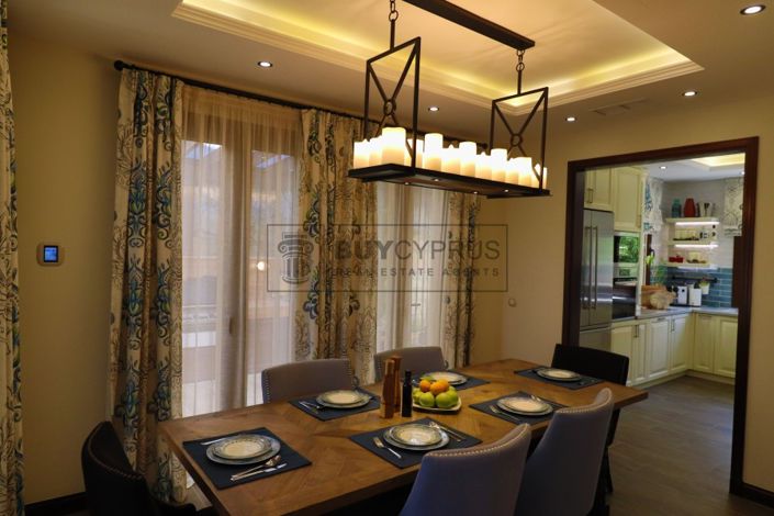 Image No.12-5 Bed Villa for sale