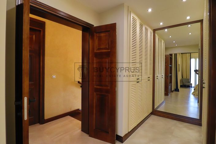 Image No.20-5 Bed Villa for sale