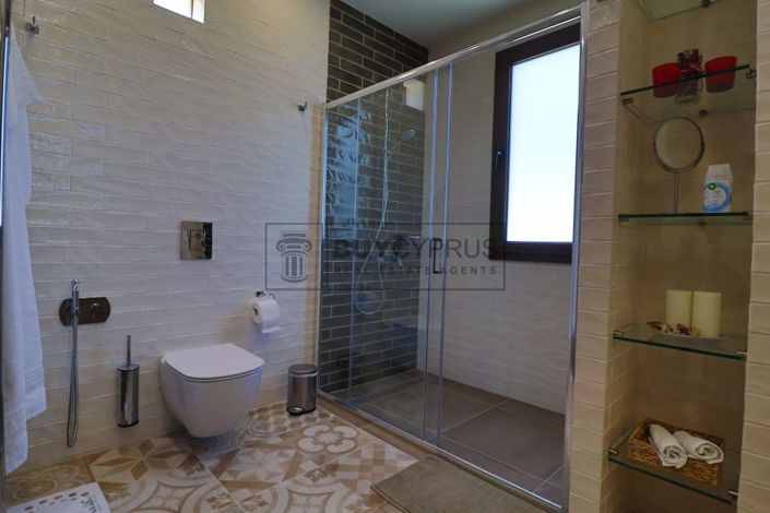 Image No.21-5 Bed Villa for sale