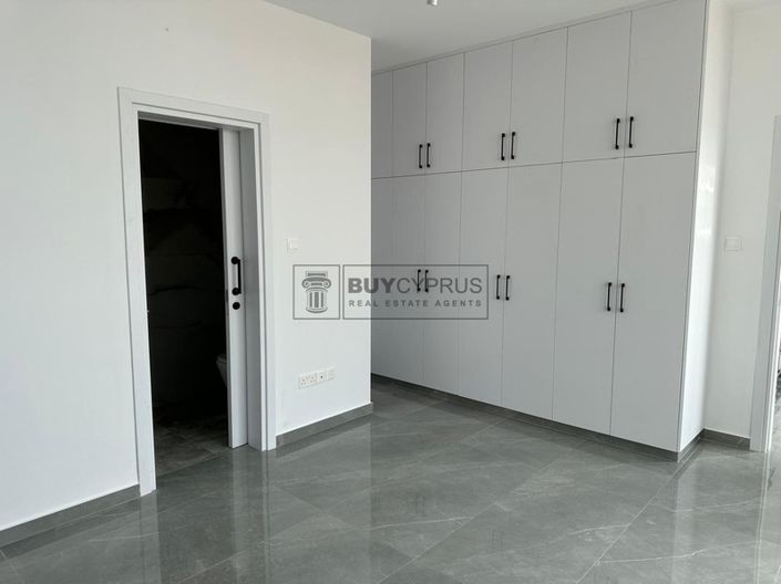 Image No.20-3 Bed Villa for sale