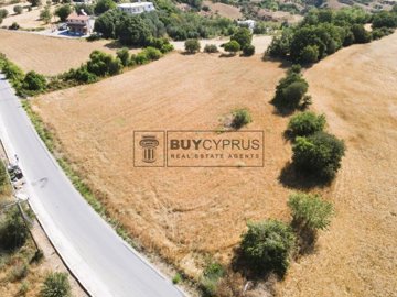 Residential Land  For Sale  in  Polemi