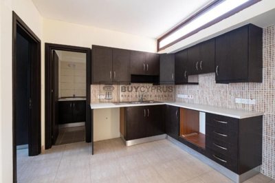 Building For Sale  in  Deneia