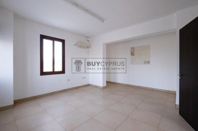 Building For Sale  in  Deneia