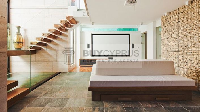 Image No.14-5 Bed Villa for sale