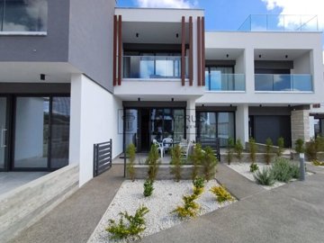 Town House For Sale  in  Chlorakas