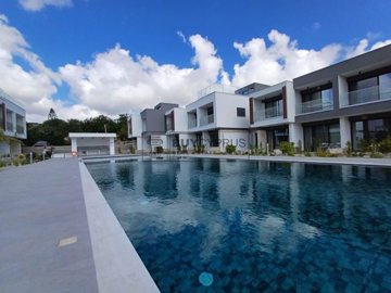 Town House For Sale  in  Chlorakas