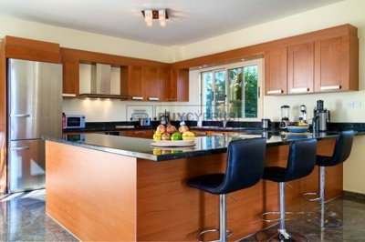 Detached Villa For Sale  in  Sea Caves