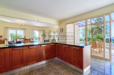 Detached Villa For Sale  in  Sea Caves