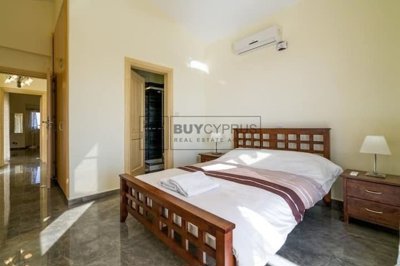 Detached Villa For Sale  in  Sea Caves