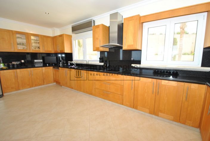 Image No.15-5 Bed Villa for sale