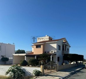 Detached Villa For Sale  in  Emba