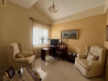 Detached Villa For Sale  in  Emba