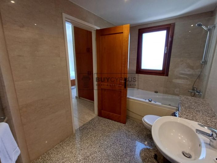 Image No.25-4 Bed Villa for sale