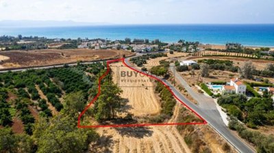 Touristic Land For Sale  in  Argaka