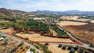 Touristic Land For Sale  in  Argaka