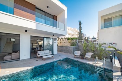 Detached Villa For Sale  in  Chlorakas