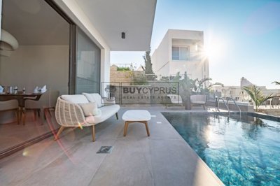 Detached Villa For Sale  in  Chlorakas